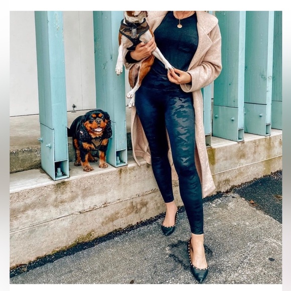 Spanx Faux Leather Camo Leggings Size Small - Picture 6 of 15